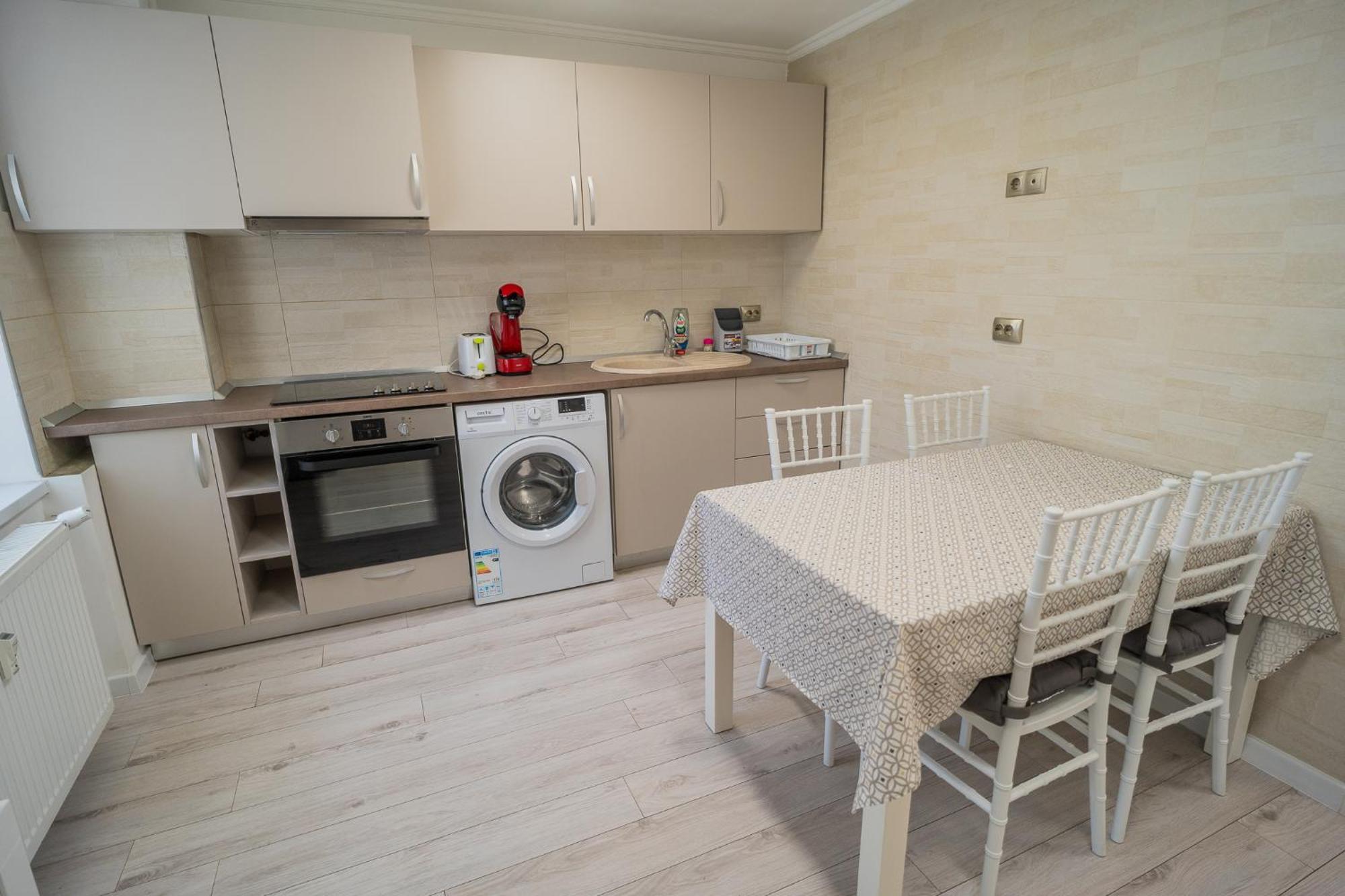 Appartamento Luxury 2Br On Decebal Avenue Bucarest Esterno foto