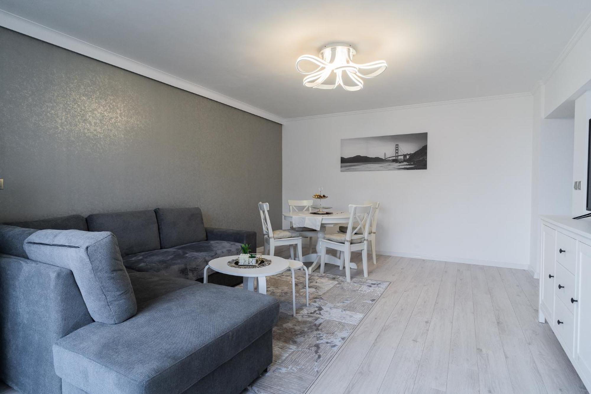 Appartamento Luxury 2Br On Decebal Avenue Bucarest Esterno foto