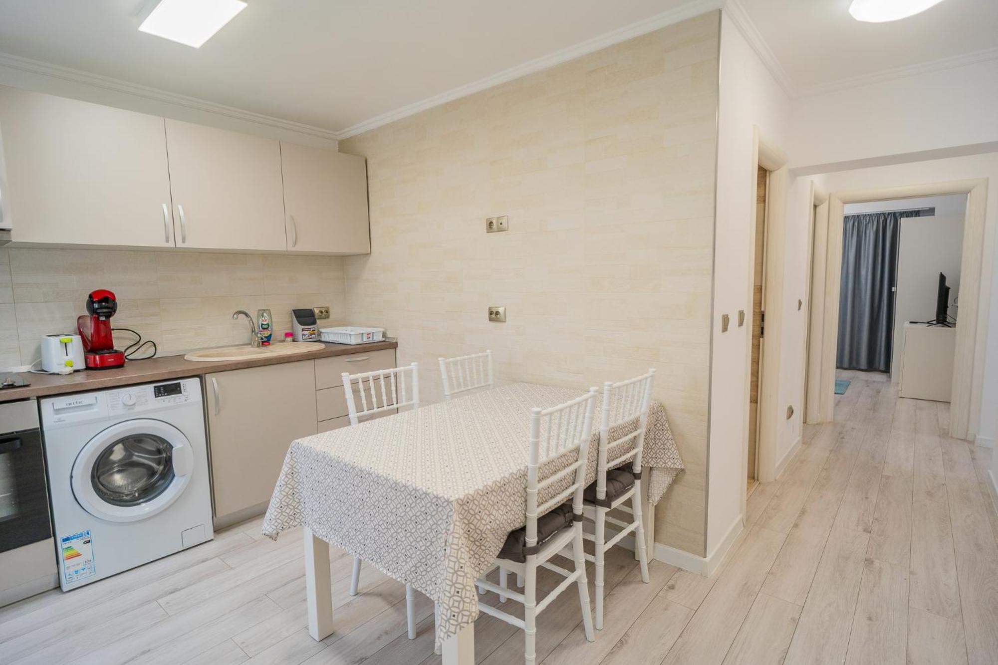 Appartamento Luxury 2Br On Decebal Avenue Bucarest Esterno foto