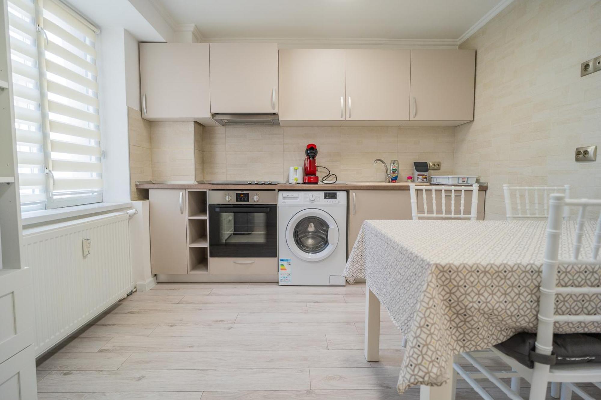 Appartamento Luxury 2Br On Decebal Avenue Bucarest Esterno foto