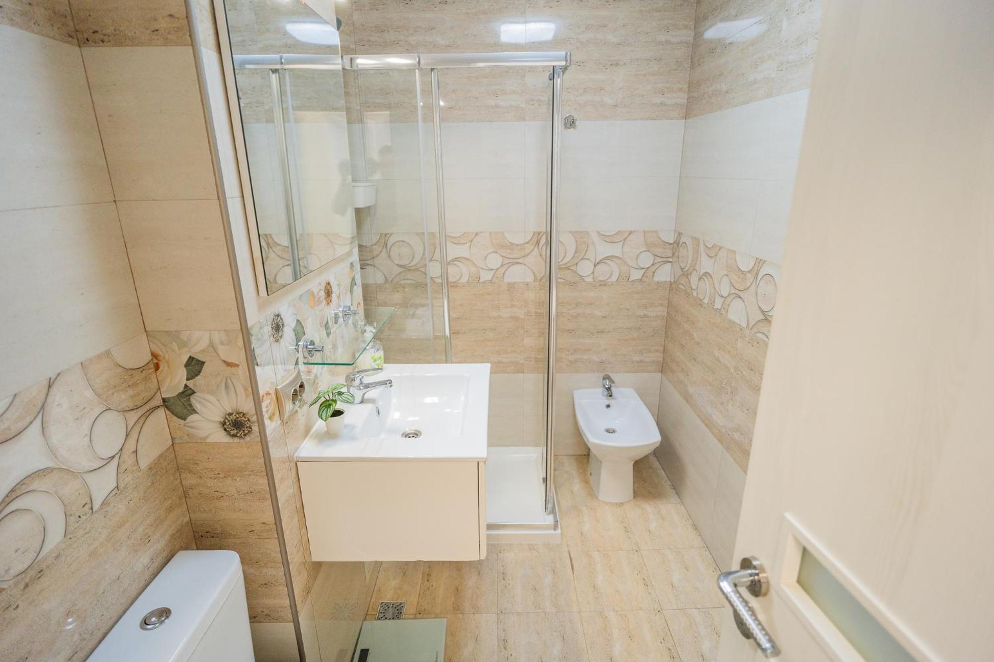 Appartamento Luxury 2Br On Decebal Avenue Bucarest Esterno foto