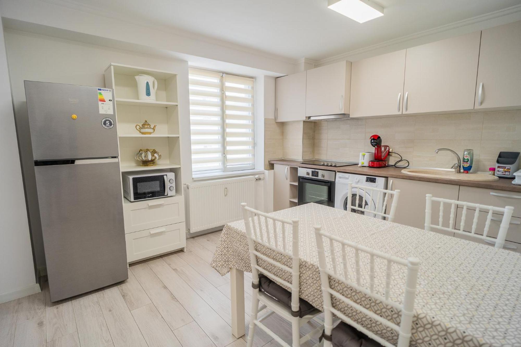 Appartamento Luxury 2Br On Decebal Avenue Bucarest Esterno foto