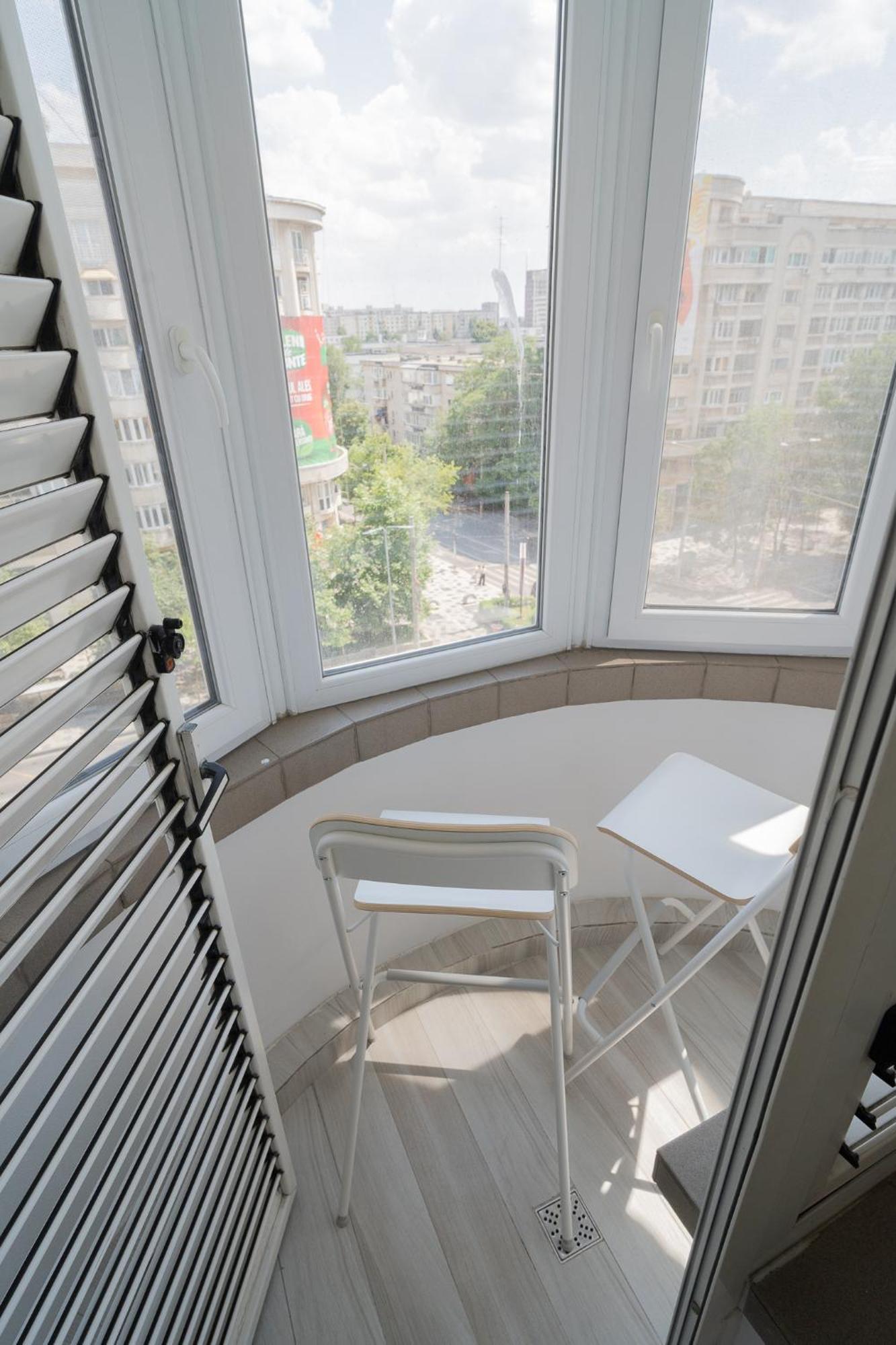 Appartamento Luxury 2Br On Decebal Avenue Bucarest Esterno foto
