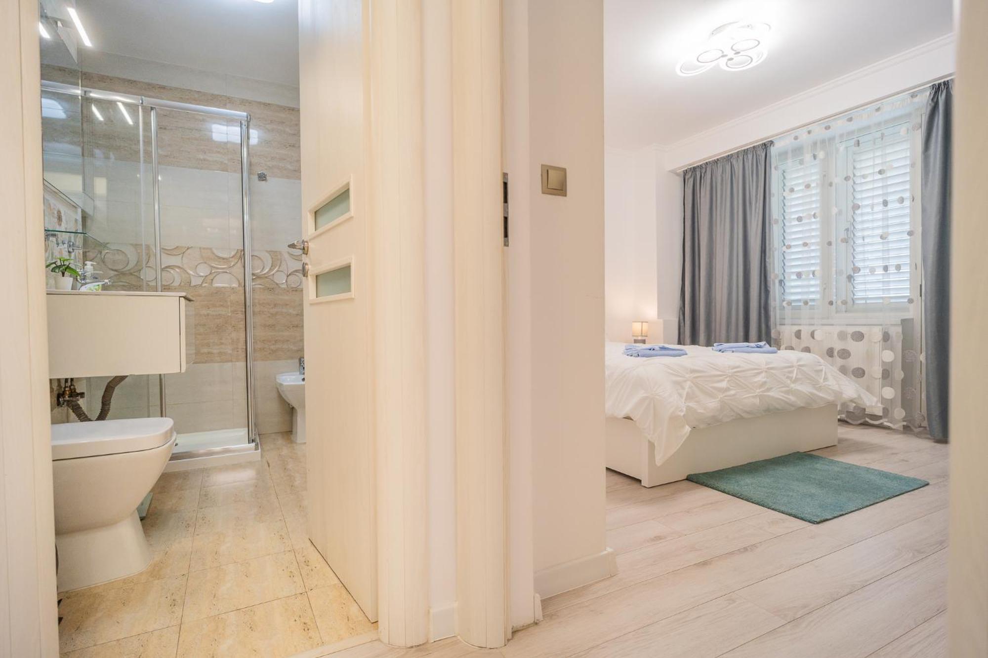 Appartamento Luxury 2Br On Decebal Avenue Bucarest Esterno foto