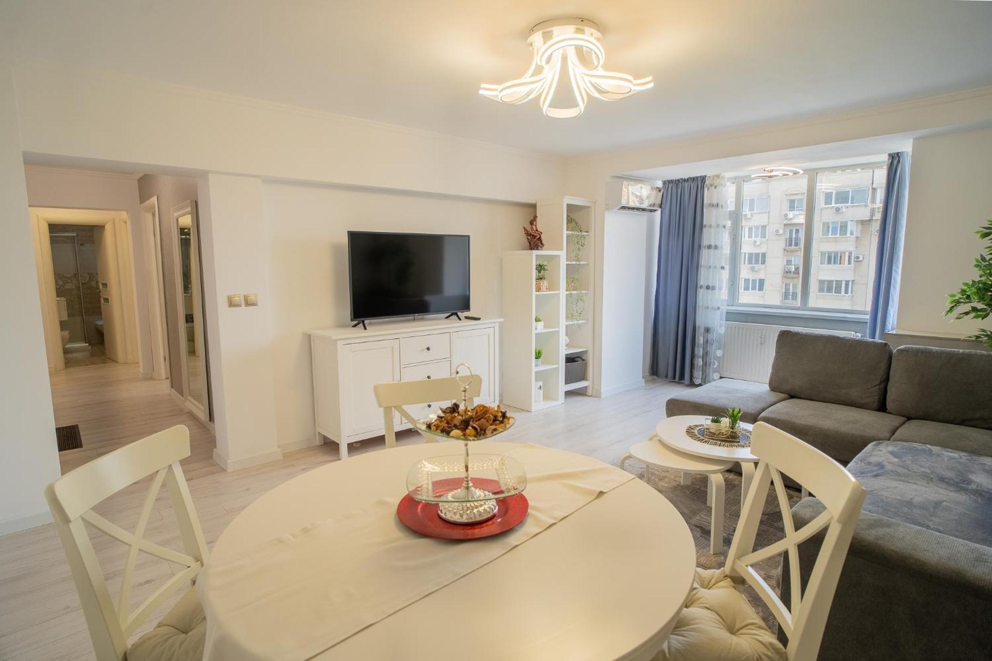 Appartamento Luxury 2Br On Decebal Avenue Bucarest Esterno foto