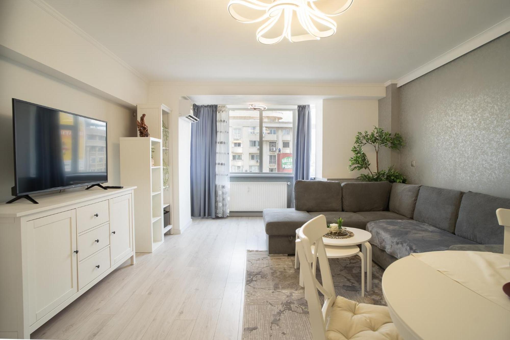 Appartamento Luxury 2Br On Decebal Avenue Bucarest Esterno foto