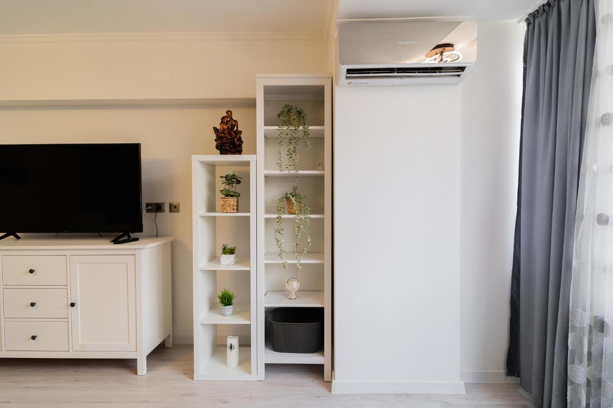 Appartamento Luxury 2Br On Decebal Avenue Bucarest Esterno foto